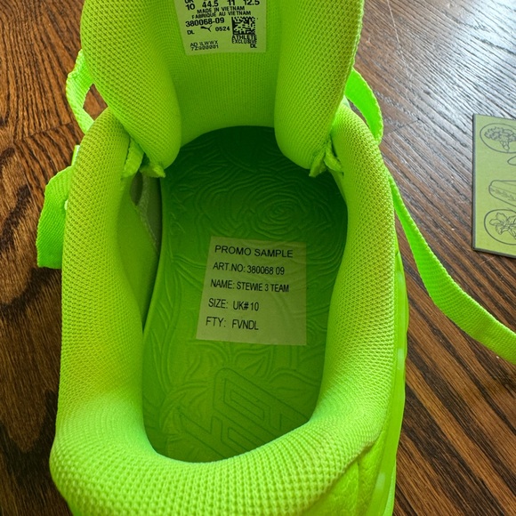 Puma Neon Green Basketball Shoes - Picture 3 of 7
